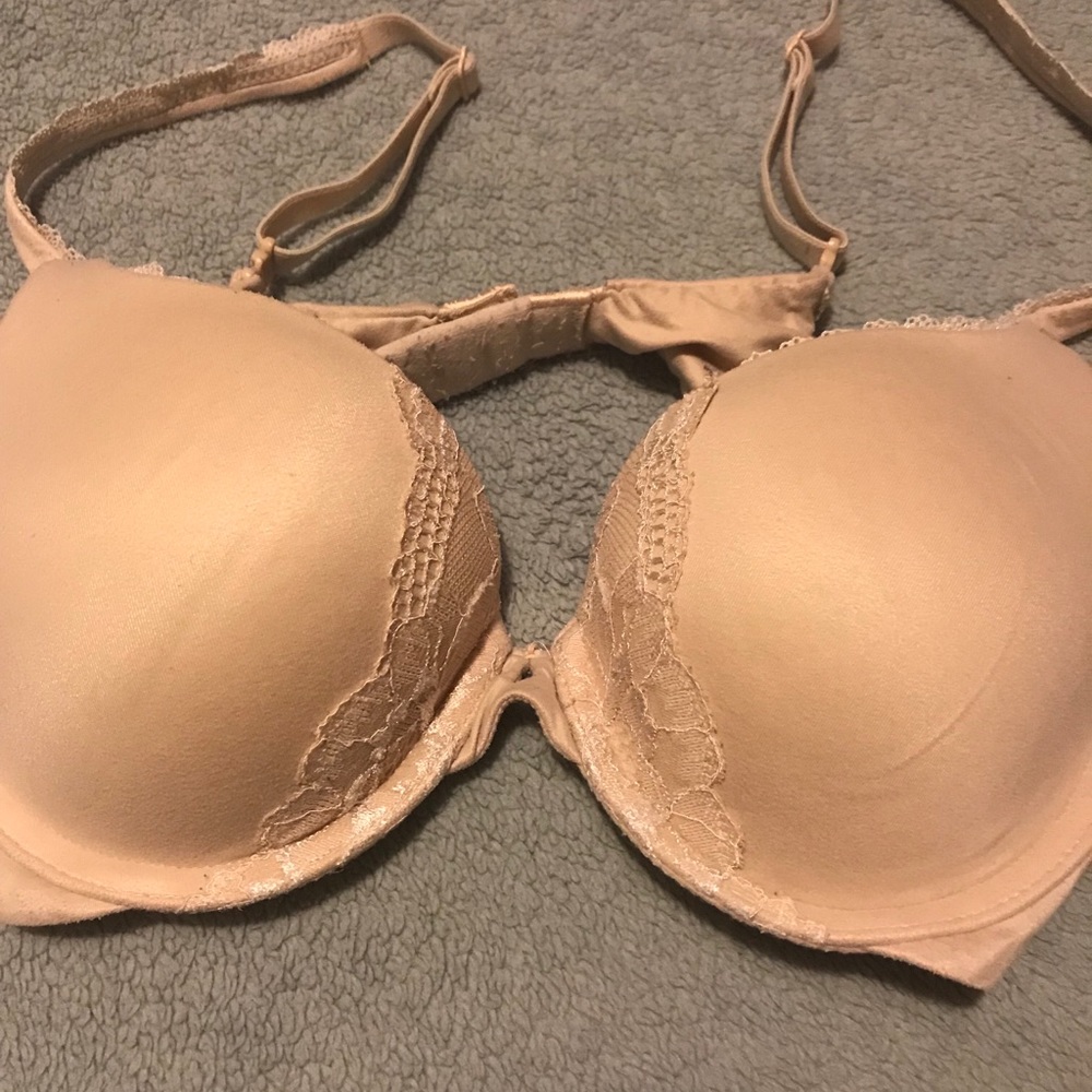 Body by Victoria Cream Colored Bra. 34B